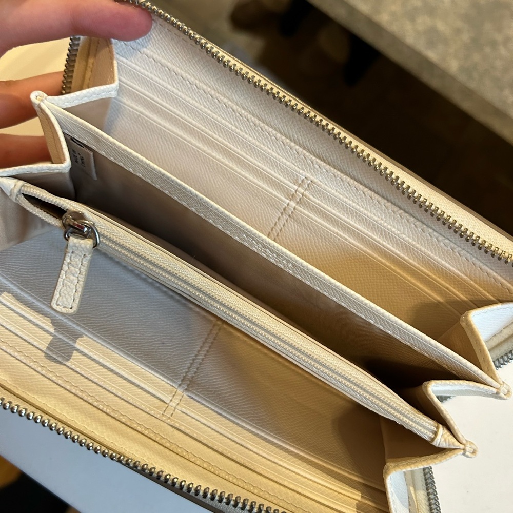 Coach Large Wallet White Pattern - image 4